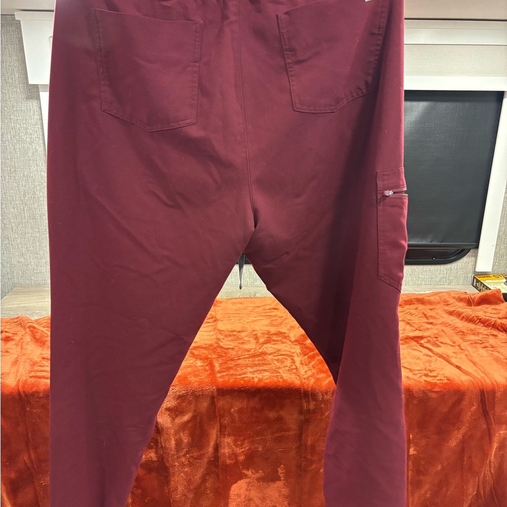 Figs Maroon V-Neck Scrub Top and Pants - Picture 5 of 7
